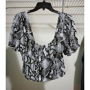 Urban outfitters top, size large